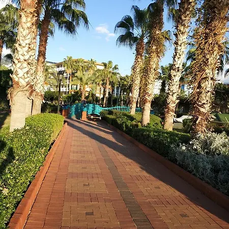 アパート 20 Cleopatra Select *