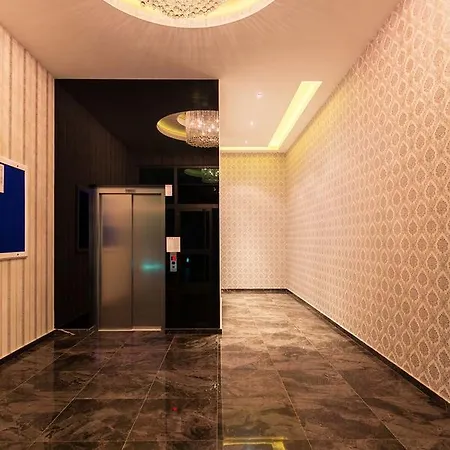 Apartment 20 Cleopatra Select *